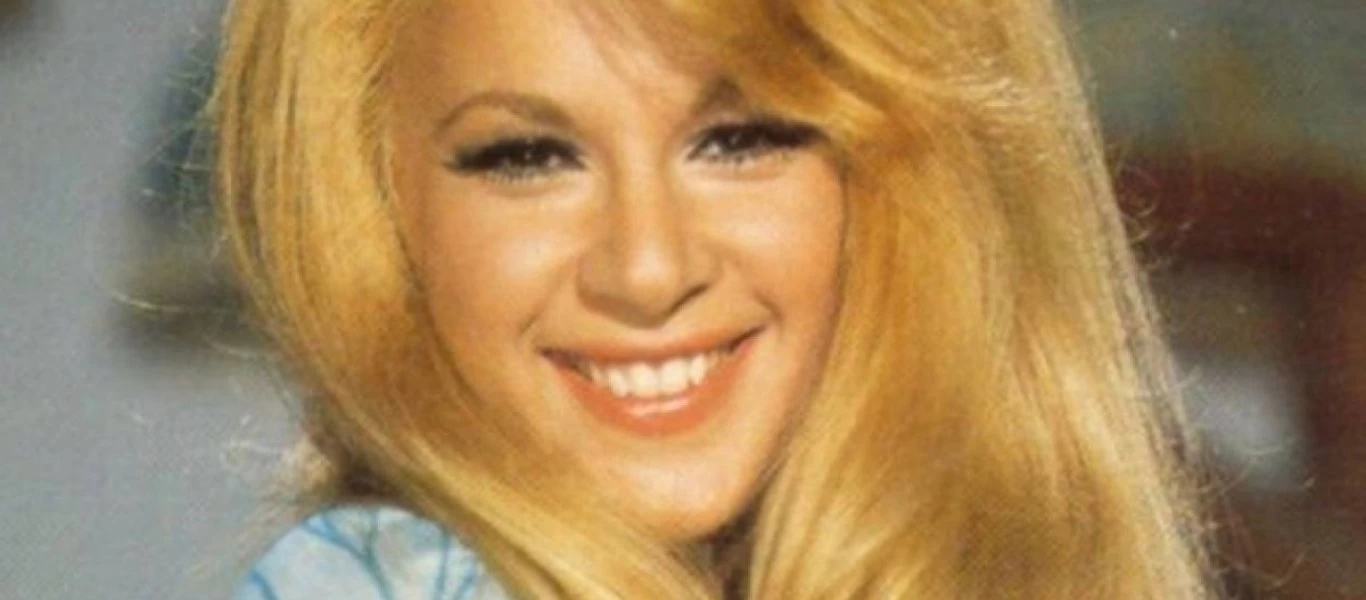 Αλίκη Βουγιουκλάκη: Το στιγμιότυπο μέσα από το χειρουργείο που έγινε viral (φώτο)